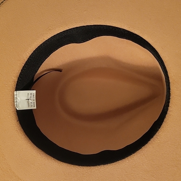 Leopard Belted Hat - Picture 2 of 3